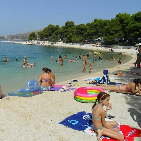 Mastelic With Pool Next To The * Τρογκίρ