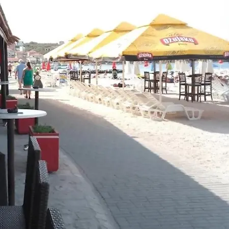 Mastelic With Pool Next To The Trogir