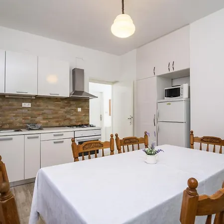 Appartement Mastelic With Pool Next To The *