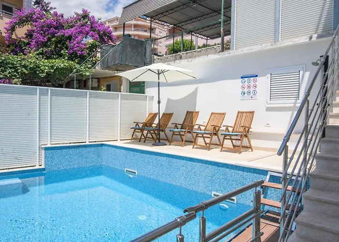 Mastelic With Pool Next To The * Трогир