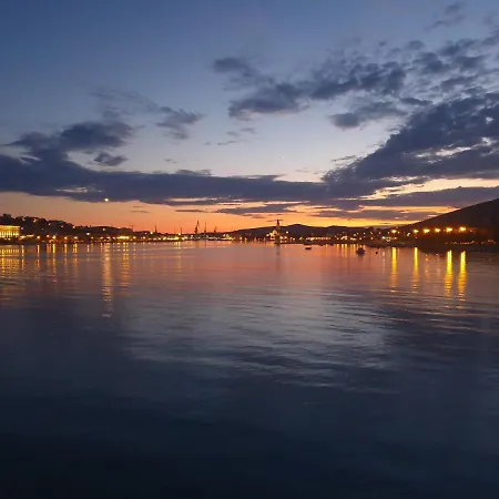 Mastelic With Pool Next To The Trogir