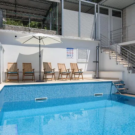 Mastelic With Pool Next To The Apartment *