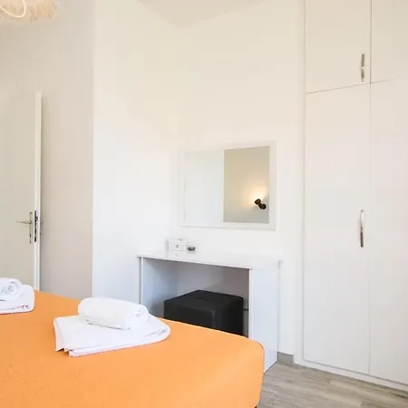 Mastelic With Pool Next To The Trogir