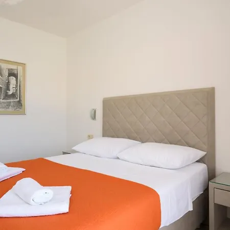 Appartement Mastelic With Pool Next To The *