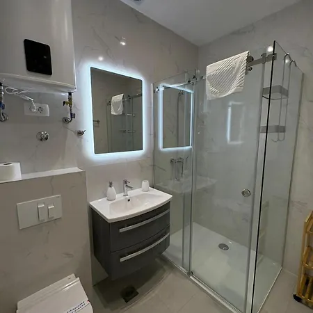 Apartment Mastelic With Pool Next To The