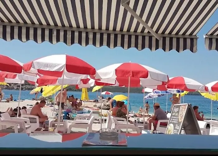 Διαμέρισμα Mastelic With Pool Next To The