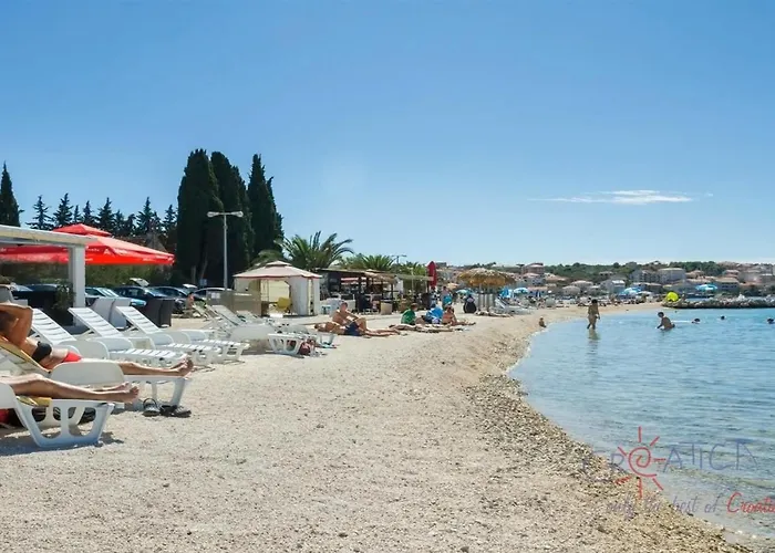 Mastelic With Pool Next To The Lägenhet