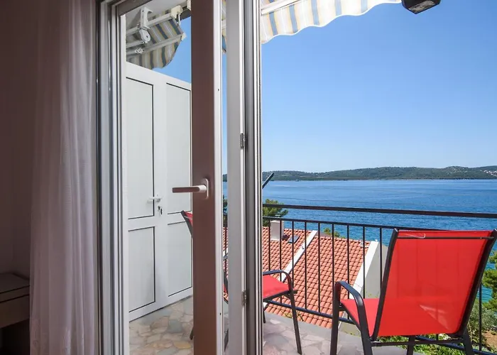 Lägenhet Mastelic With Pool Next To The *