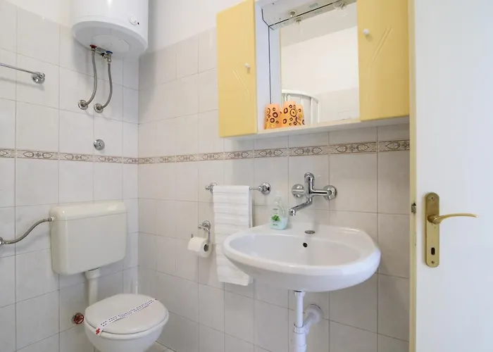 Lägenhet Mastelic With Pool Next To The *