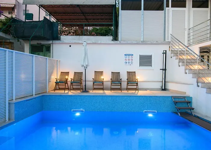 Lägenhet Mastelic With Pool Next To The *