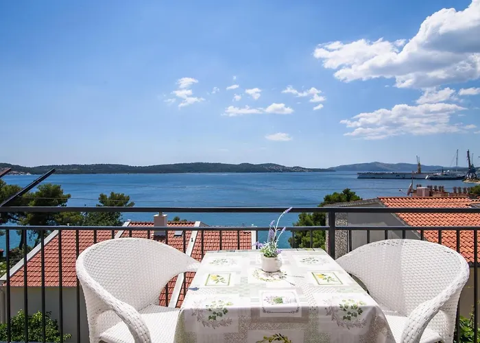 Mastelic With Pool Next To The Lägenhet