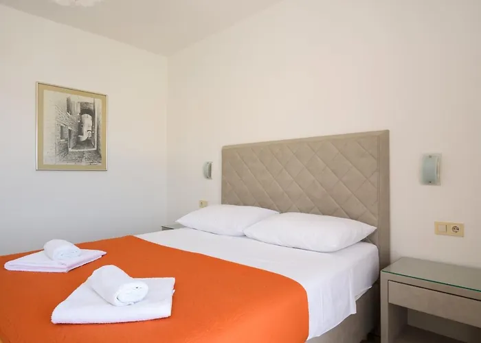 Διαμέρισμα Mastelic With Pool Next To The *