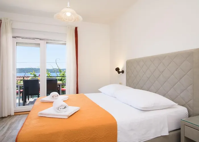 Lägenhet Mastelic With Pool Next To The Trogir