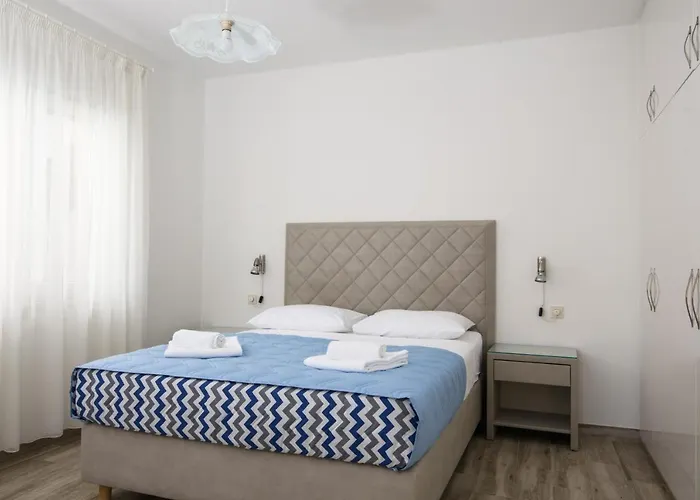 Lägenhet Mastelic With Pool Next To The *